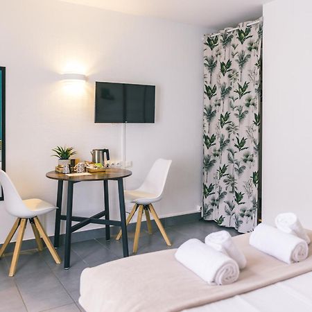Montigny-la-Resle Logis Hotel & Restaurant Le Soleil D'Or מראה חיצוני תמונה
