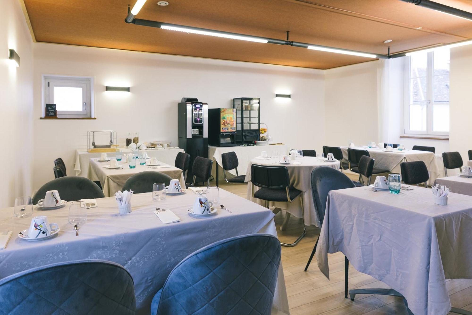 Montigny-la-Resle Logis Hotel & Restaurant Le Soleil D'Or מראה חיצוני תמונה