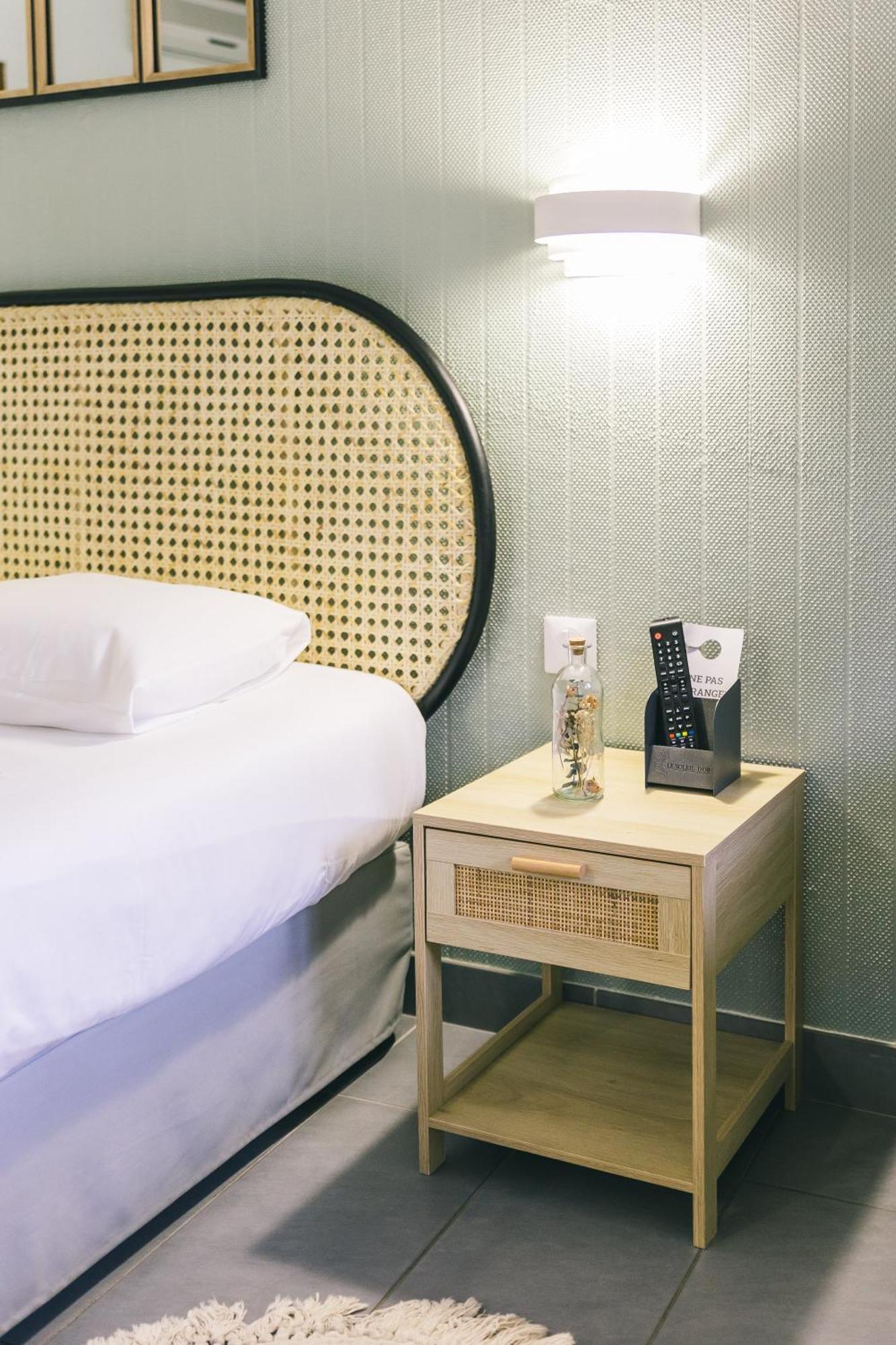 Montigny-la-Resle Logis Hotel & Restaurant Le Soleil D'Or מראה חיצוני תמונה