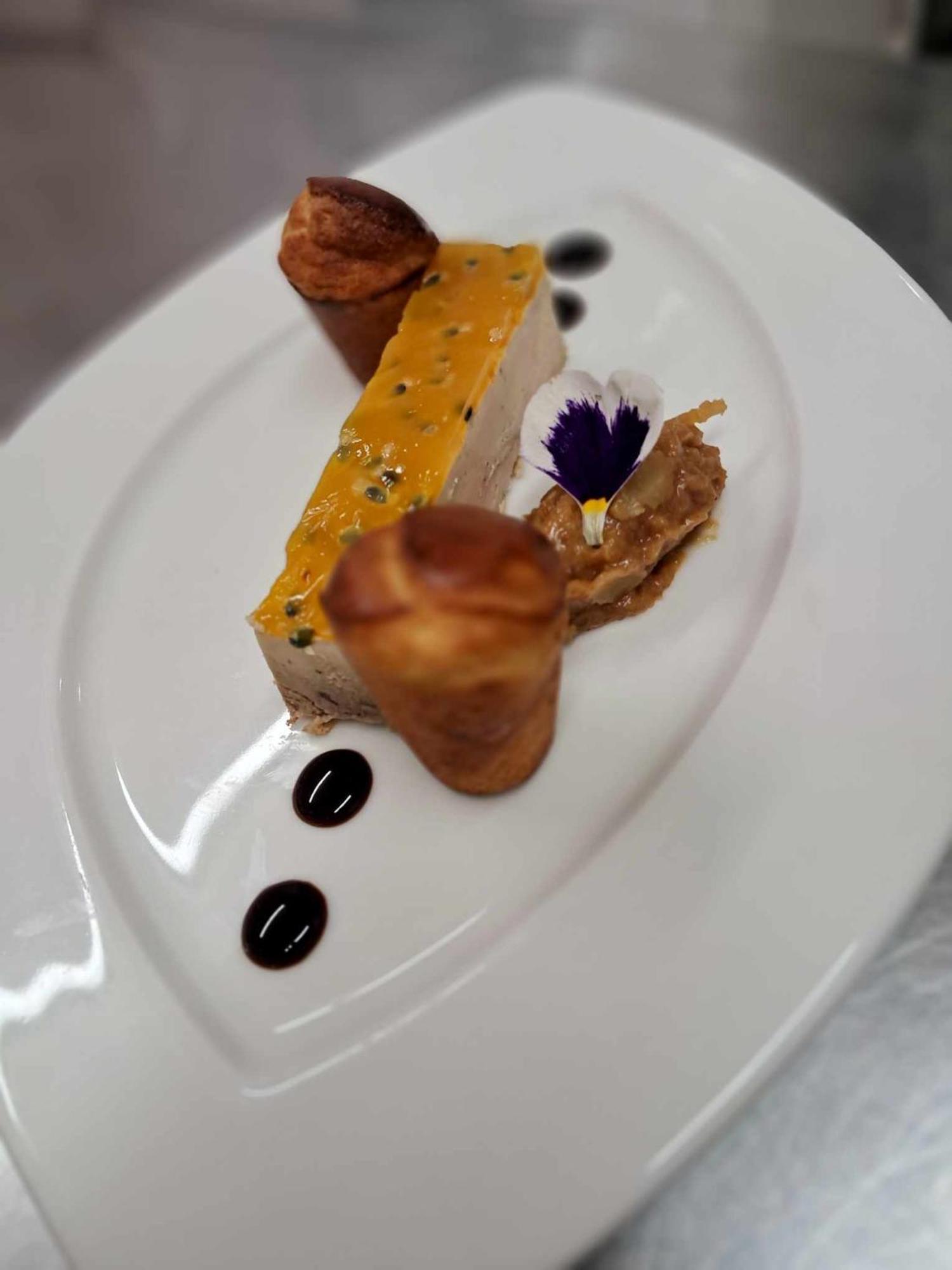 Montigny-la-Resle Logis Hotel & Restaurant Le Soleil D'Or מראה חיצוני תמונה